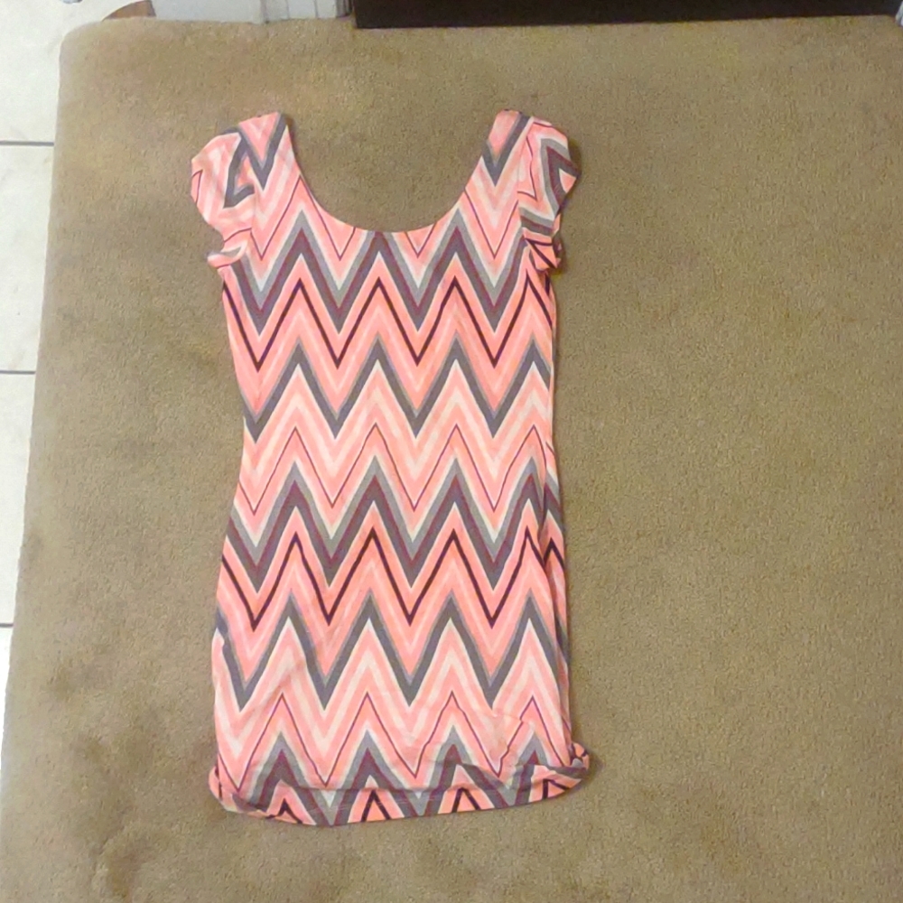 Pink, zig zag bodycon dress, size small